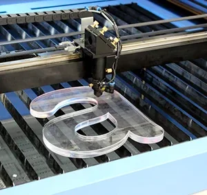 Corte acrílico cristal 3mm Laser